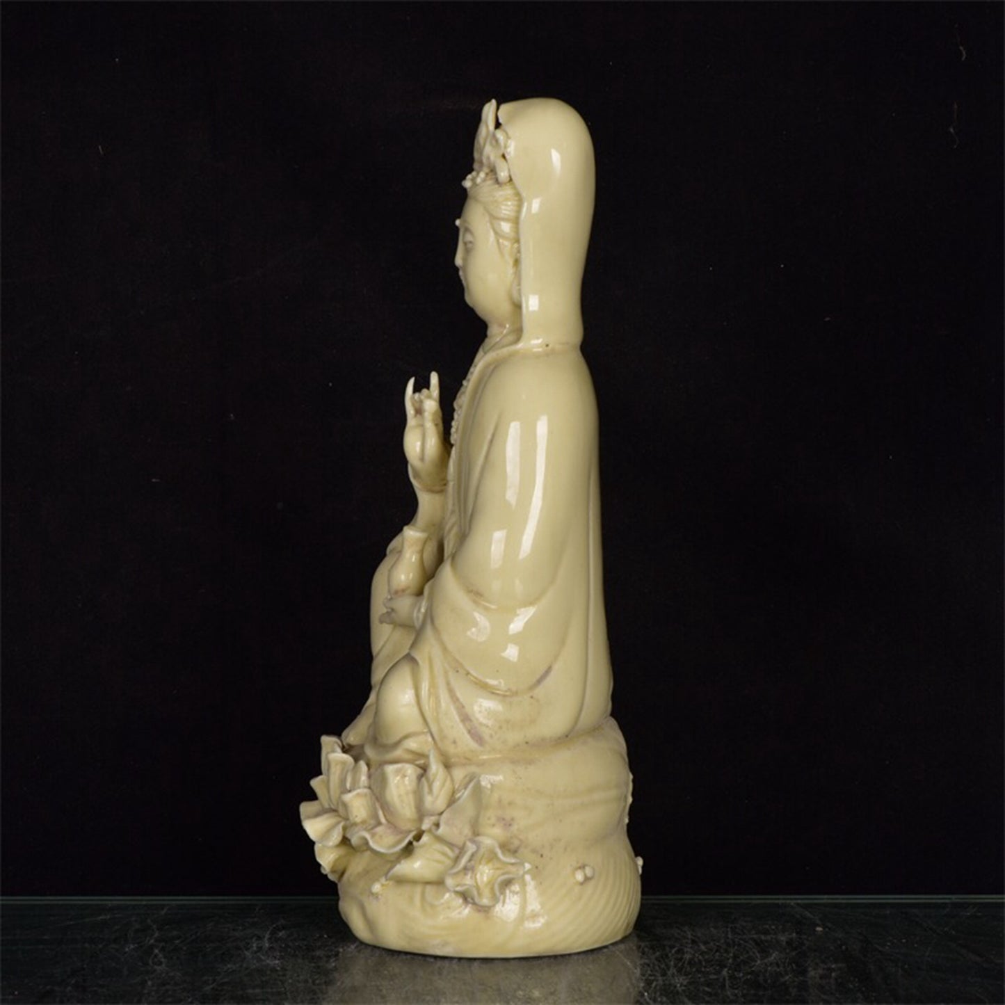 Chinese antique white porcelain sitting lotus Guanyin