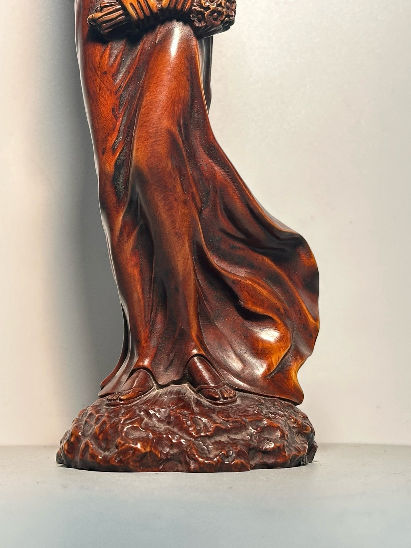 Chinese antique boxwood carving with exquisite craftsmanship to carve character statues