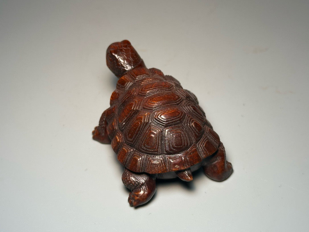 Chinese antique boxwood carving with exquisite craftsmanship for turtle ornaments