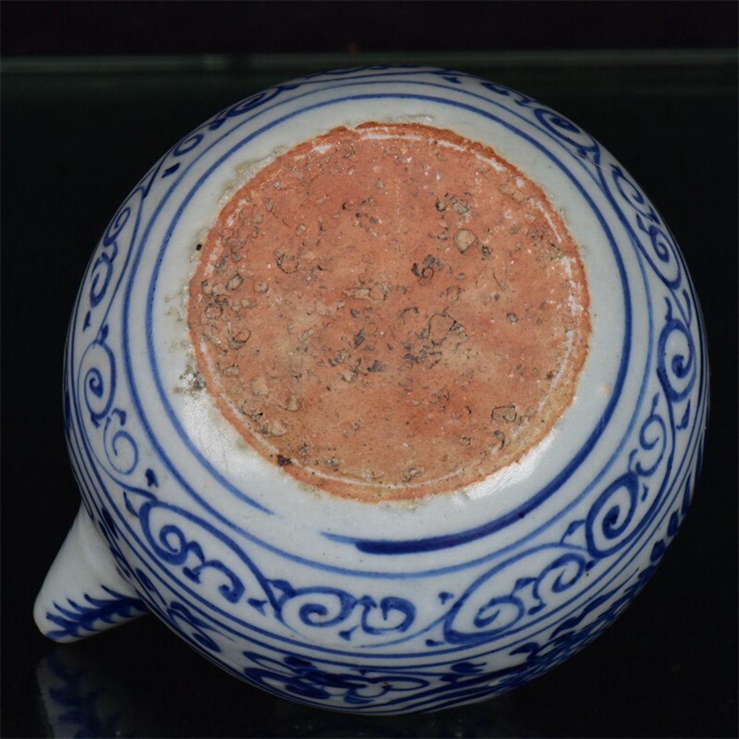 Chinese antique blue and white intertwined phoenix patterned clean bottle