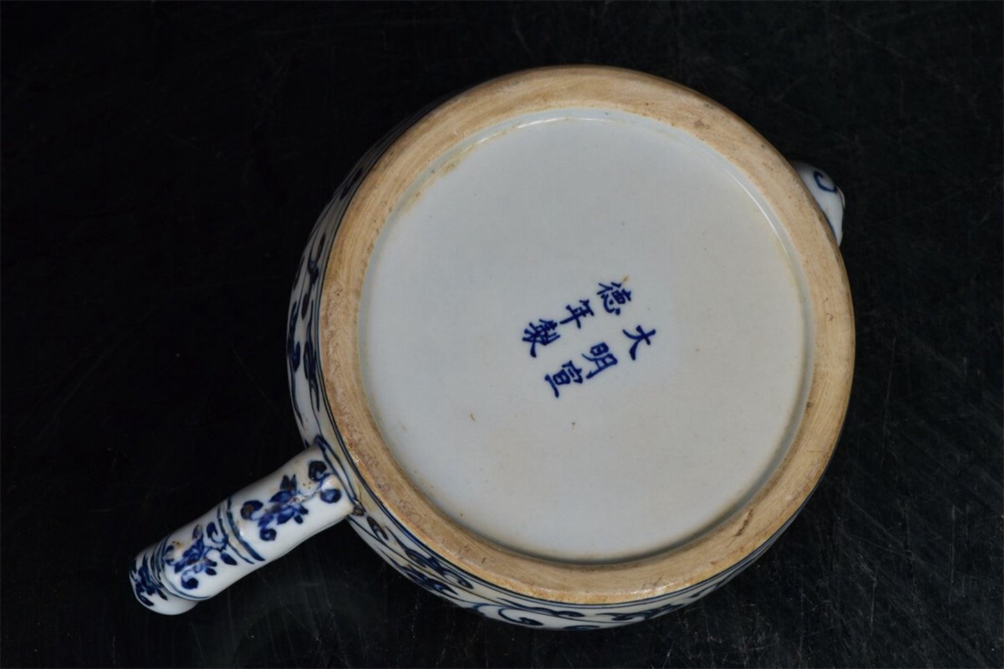 Chinese antique blue and white entwined flower patterned three series bamboo teapot