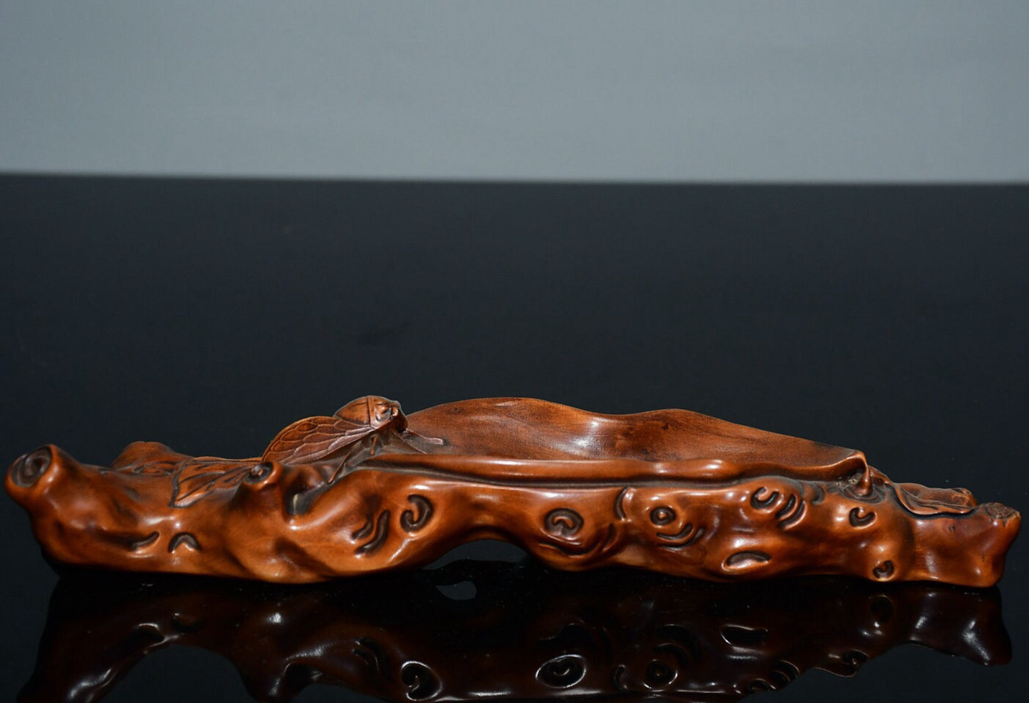 Chinese antique small leaf boxwood bat washing ornaments in front of me