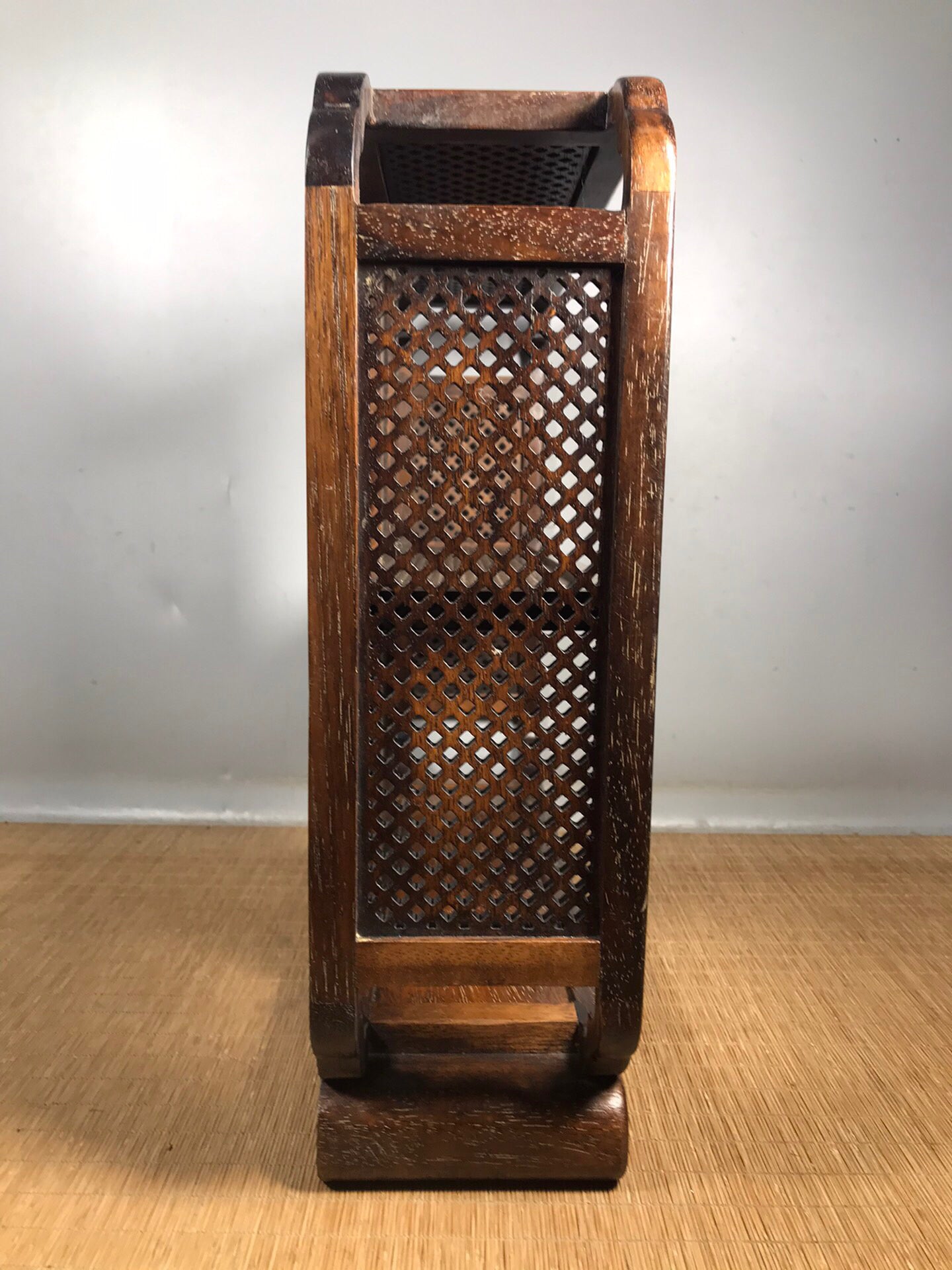 Chinese antique rosewood antique stand