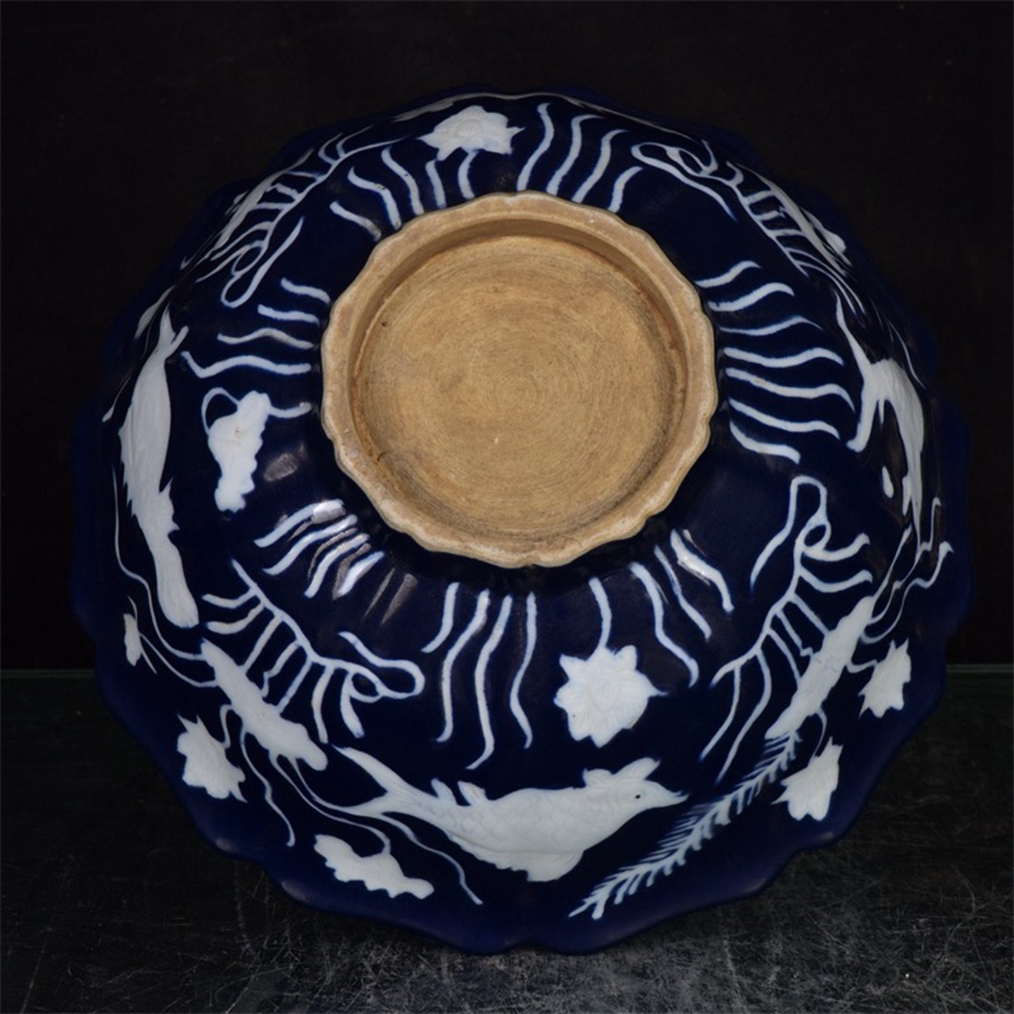 Chinese antique blue and white fish algae patterned flower mouth bowl