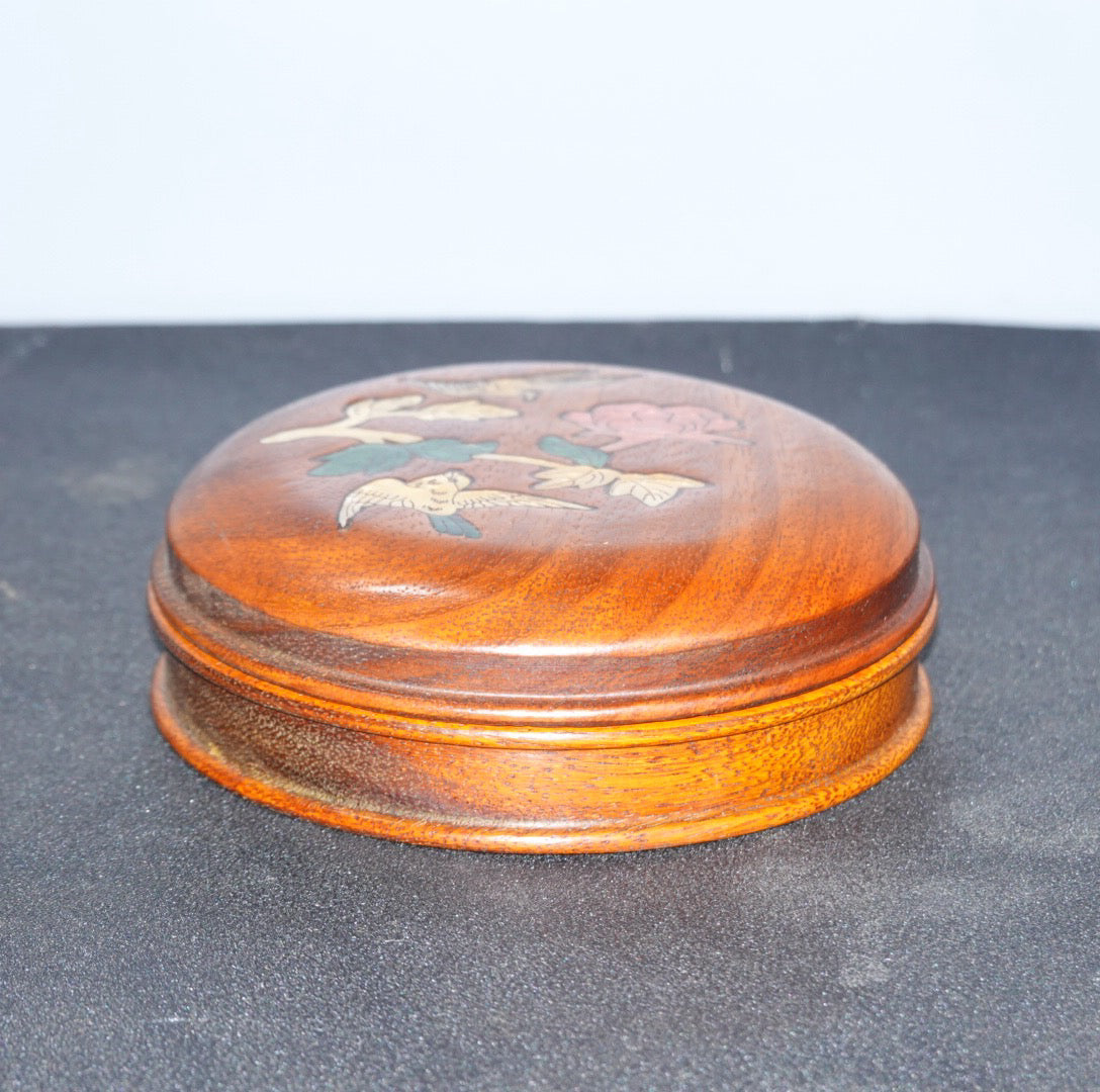 Pear wood inlaid shell jewelry box