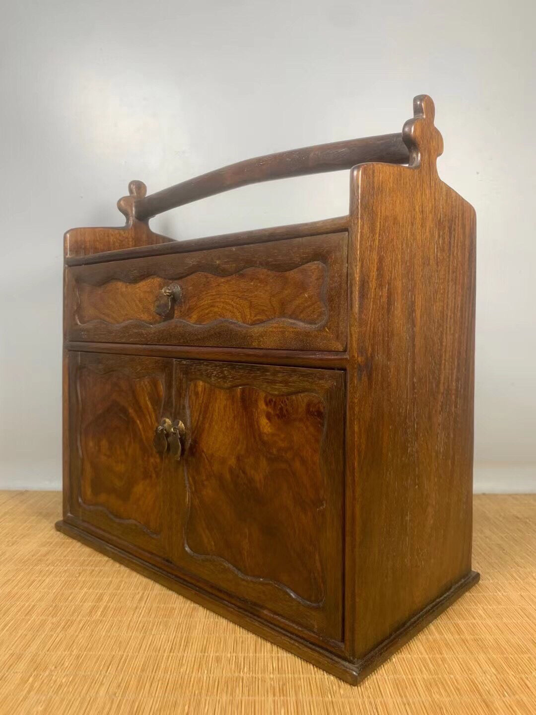 Chinese antique pear wood lifting beam box