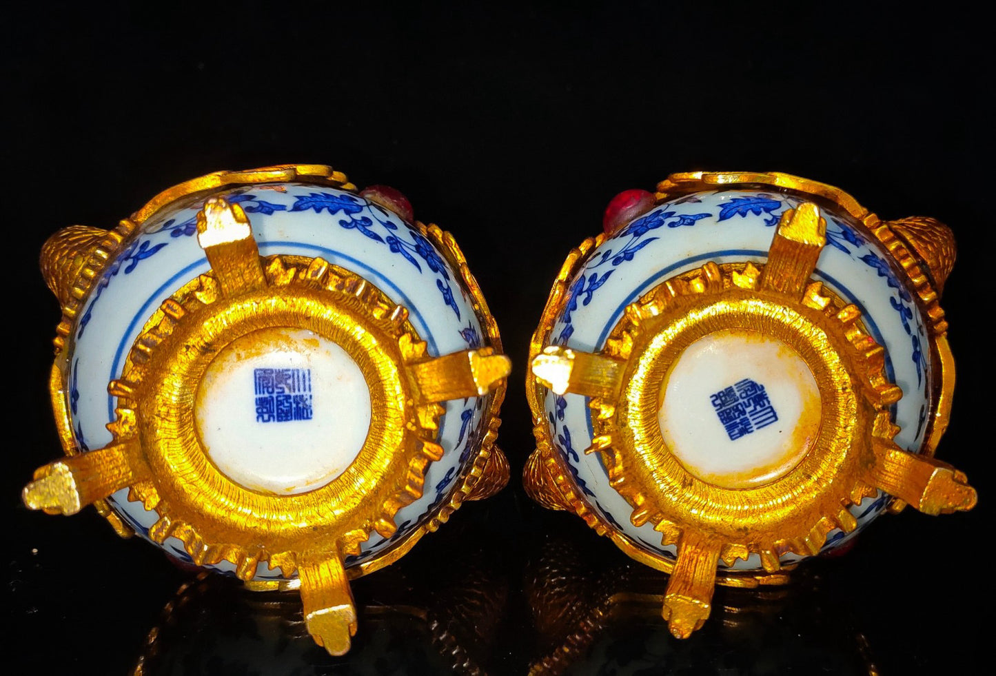A pair of Chinese antique porcelain vases