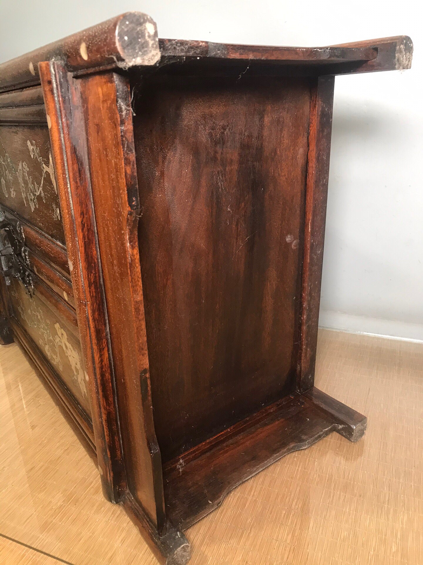 Chinese antique rosewood cabinet