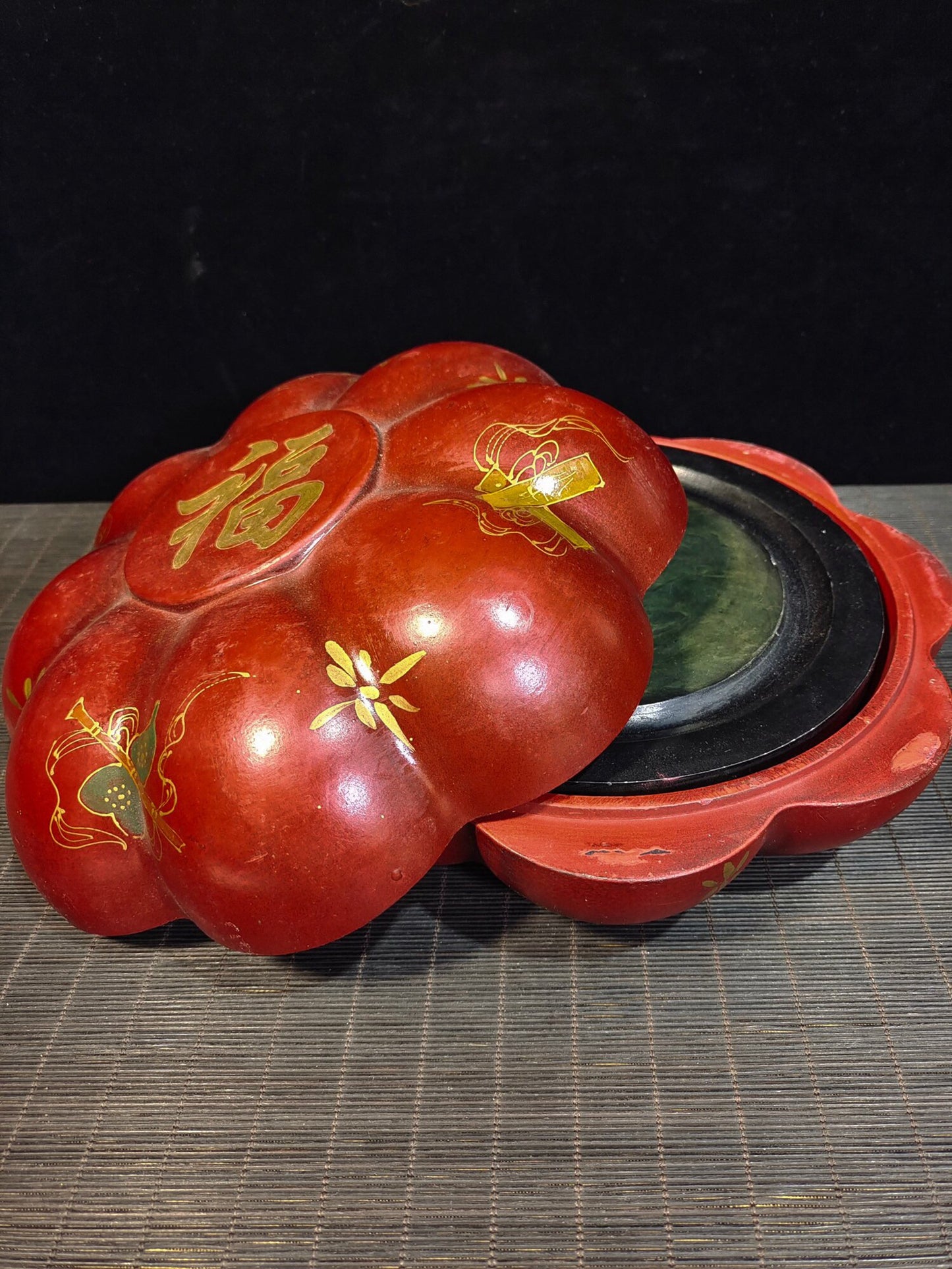 Chinese antique bronze "Wanfu Guayan Tai"