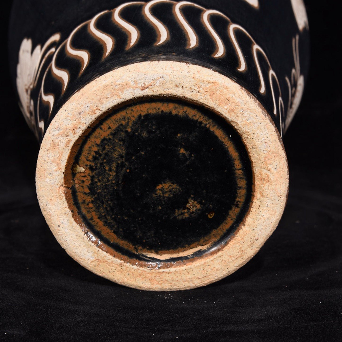 Butterfly patterned plum vase