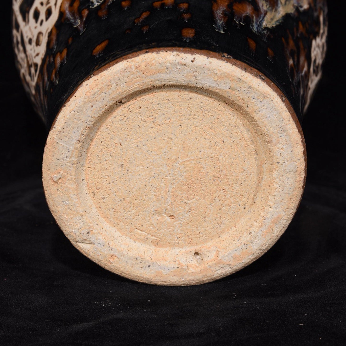 Flower patterned plum vase