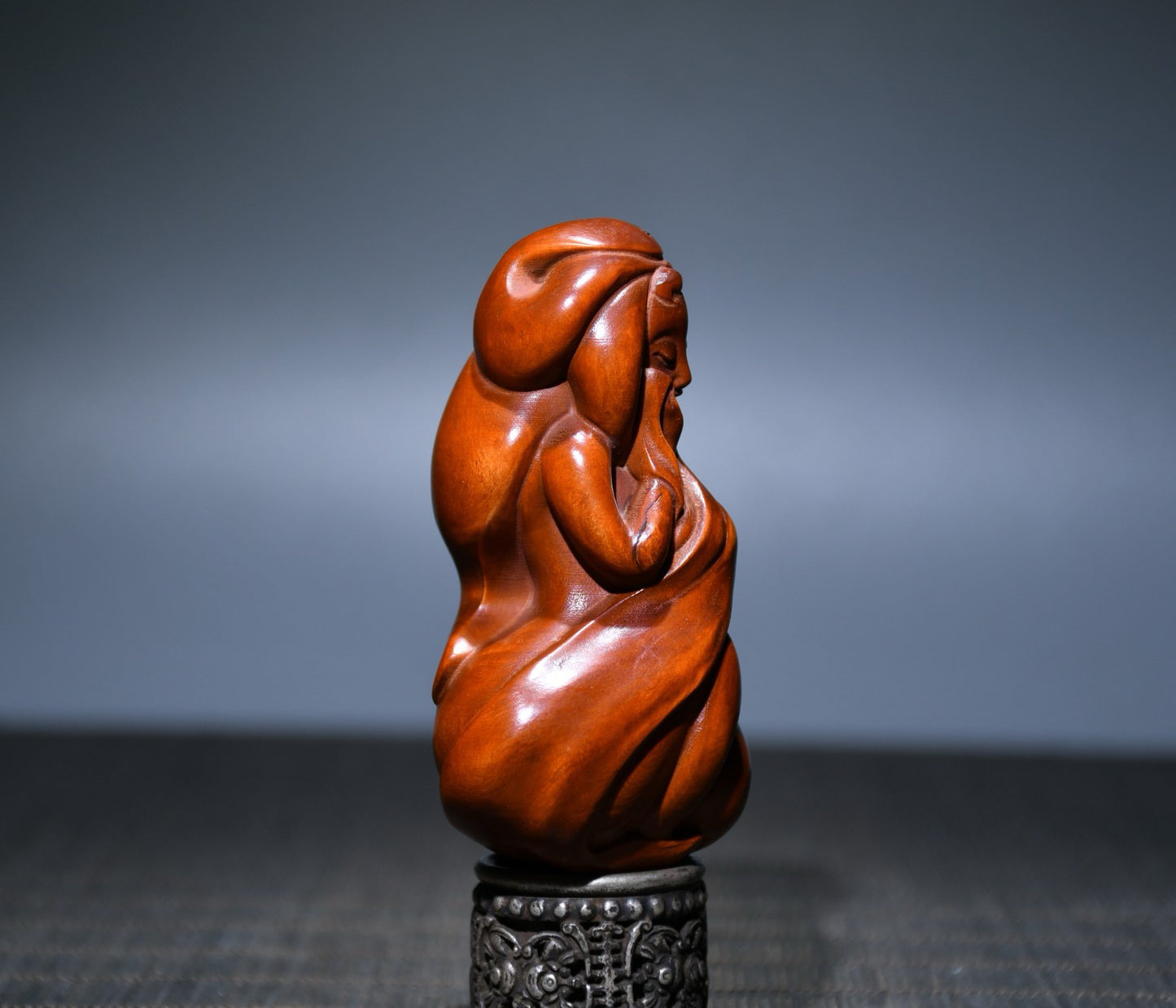 Small leaved boxwood carved female statue