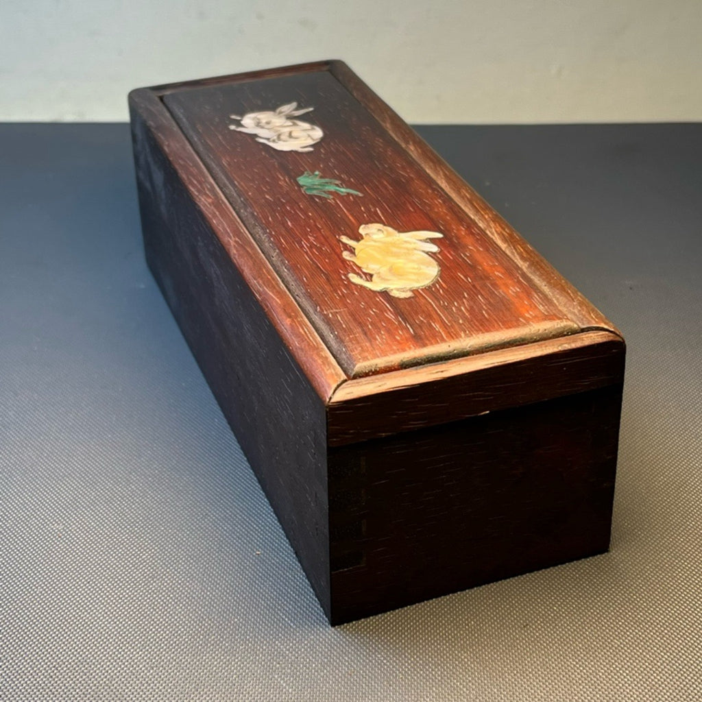 Pear wood inlaid shell pattern carved pull-out box