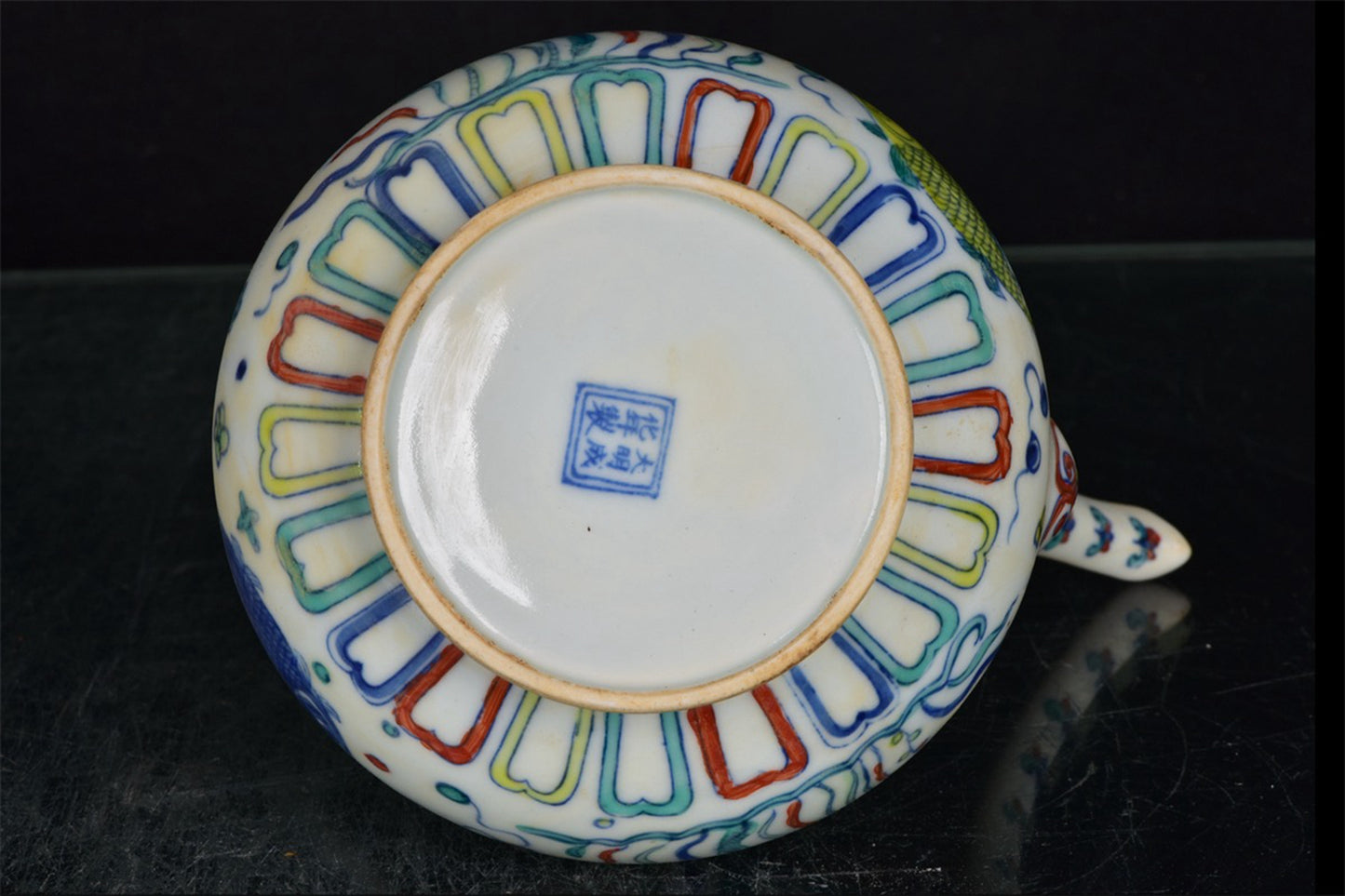 Chinese antique colorful fish and algae patterned teapot
