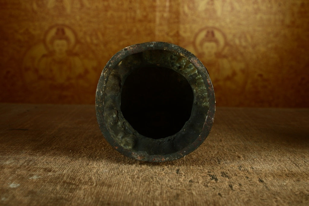 Handmade pure copper to create a Buddha statue