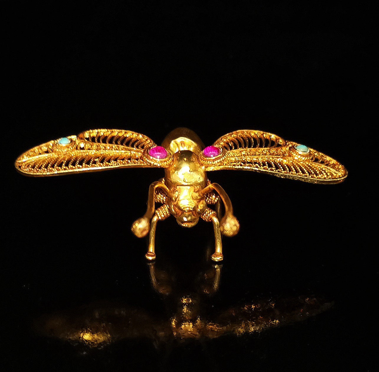 Copper gilded true gold inlaid with gemstone bees