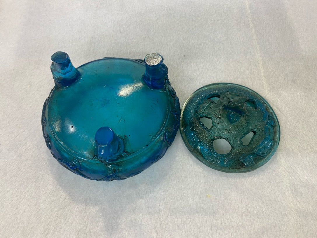 Chinese Antique Glass Three legged Hollow Dragon Pattern Aromatherapy Stove