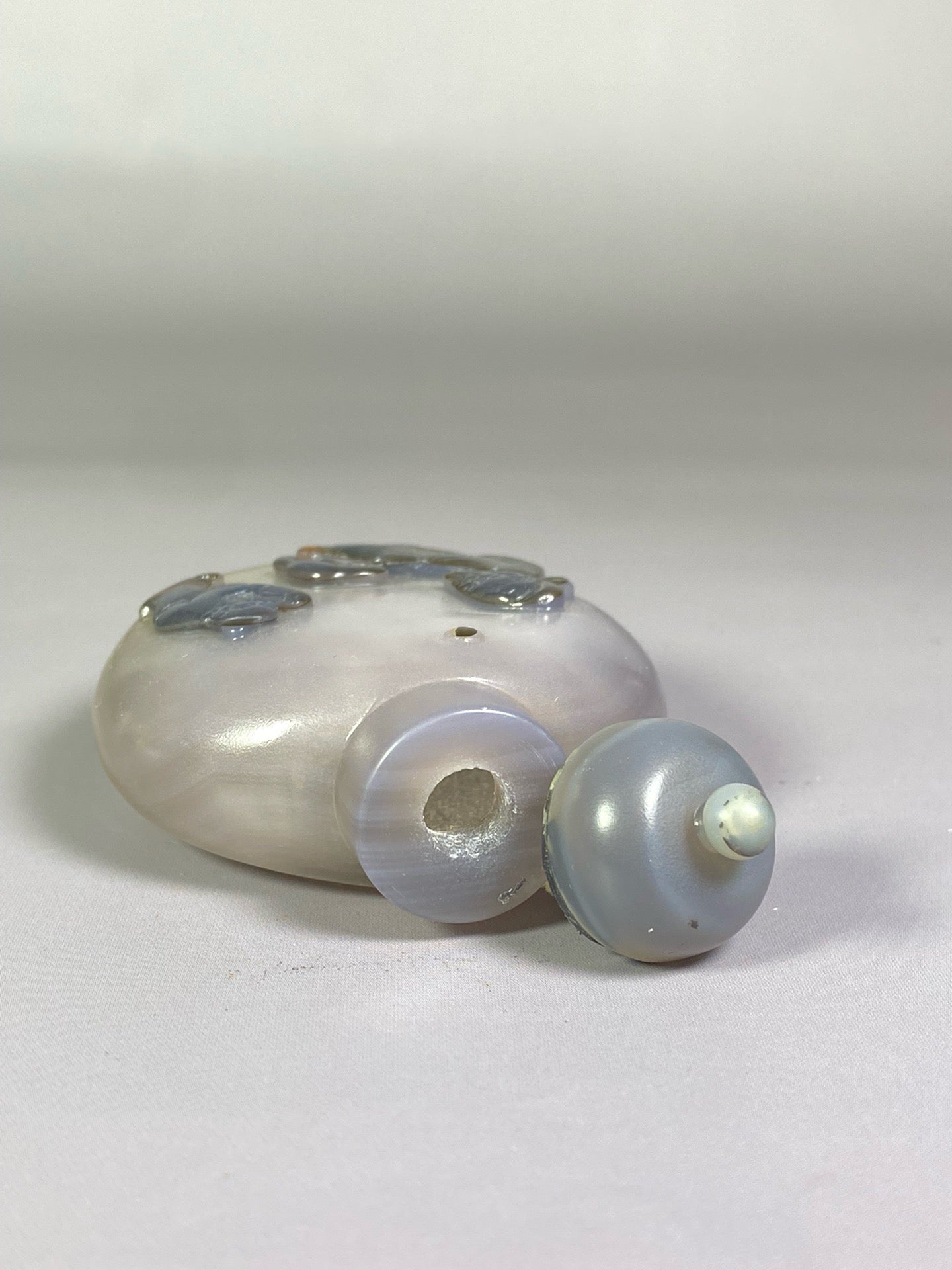 Chinese antique agate beautifully colored carved snuff bottle