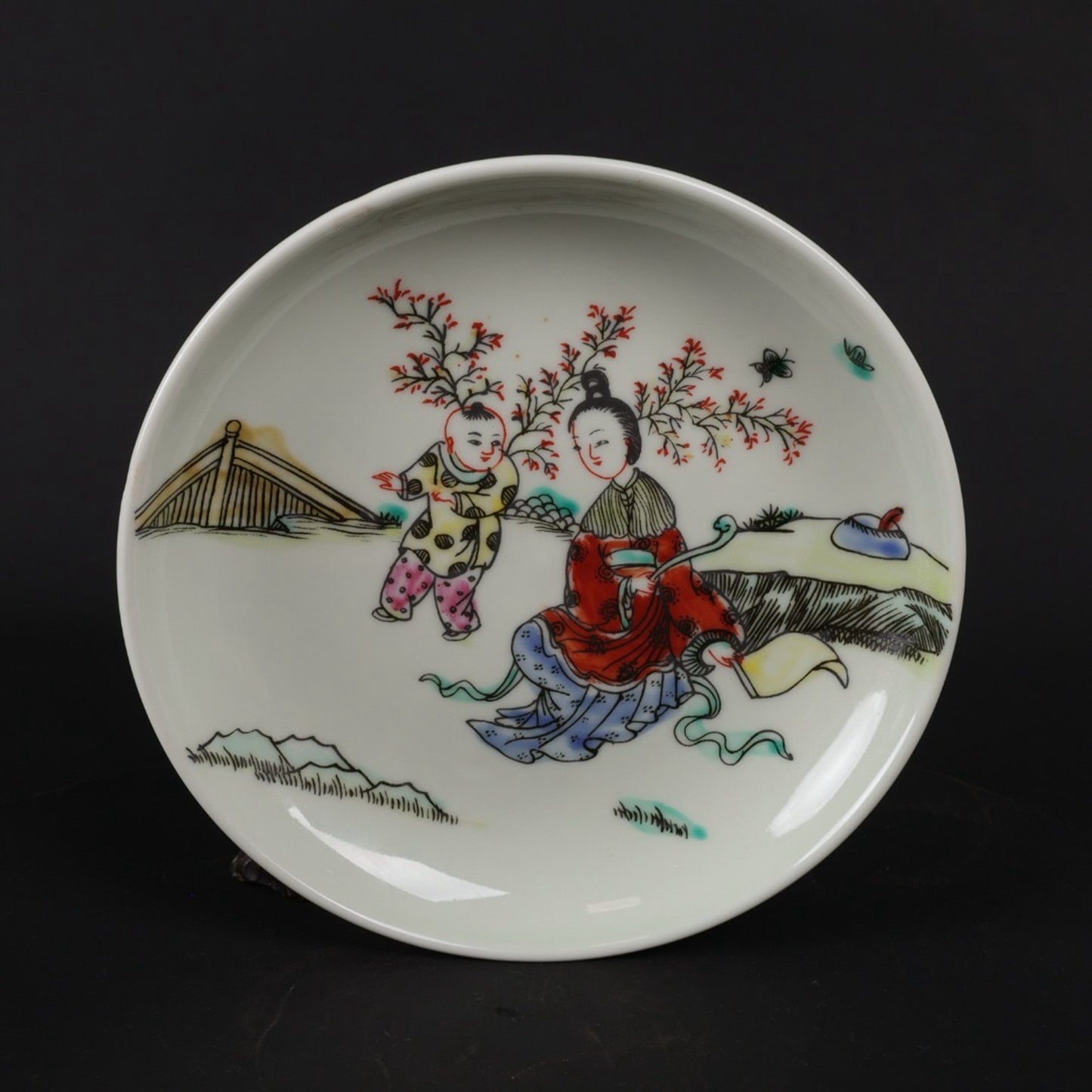 A pair of pink beauty belt patterned fruit plates