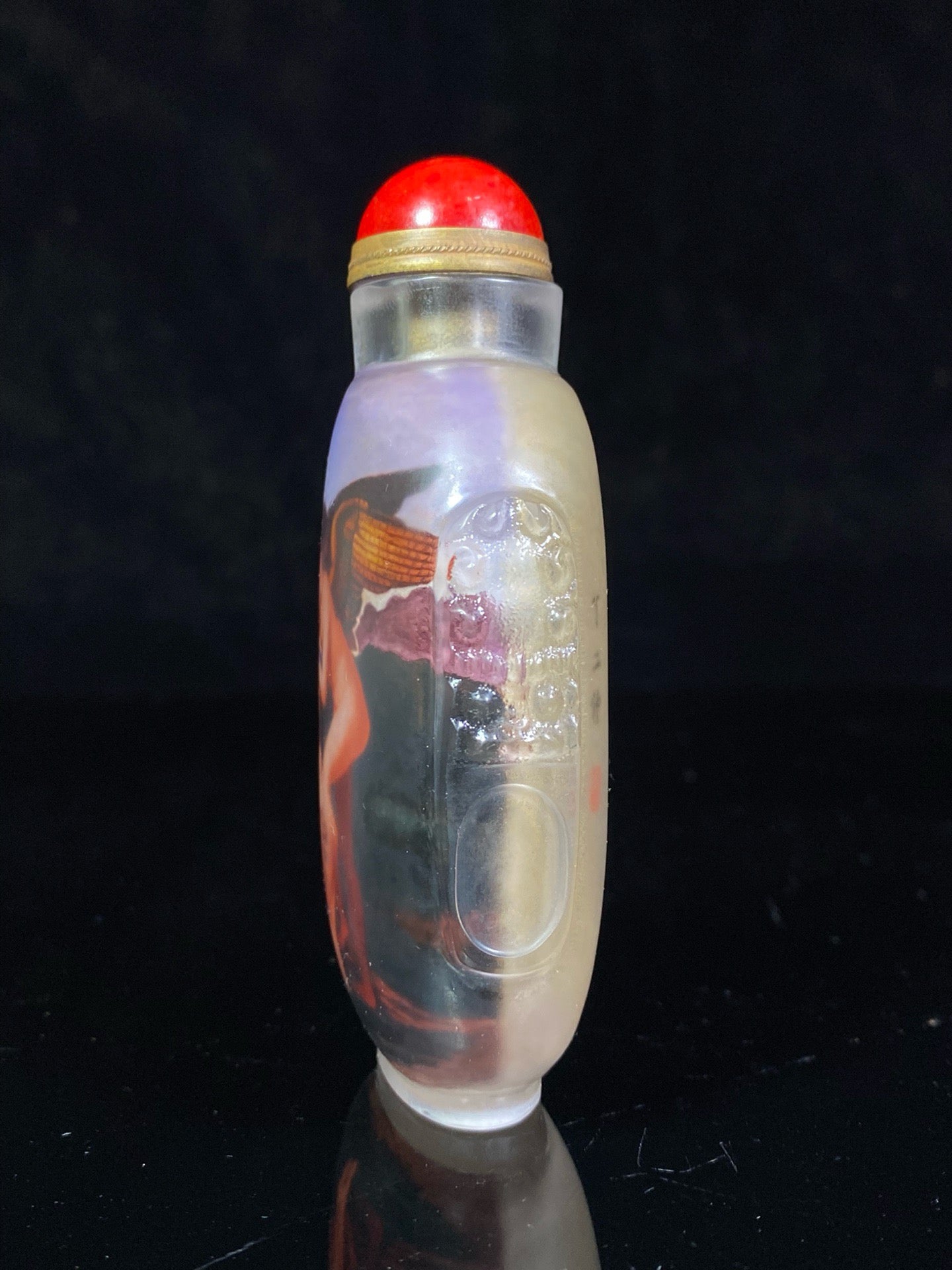 Chinese antique crystal figure carved snuff bottle