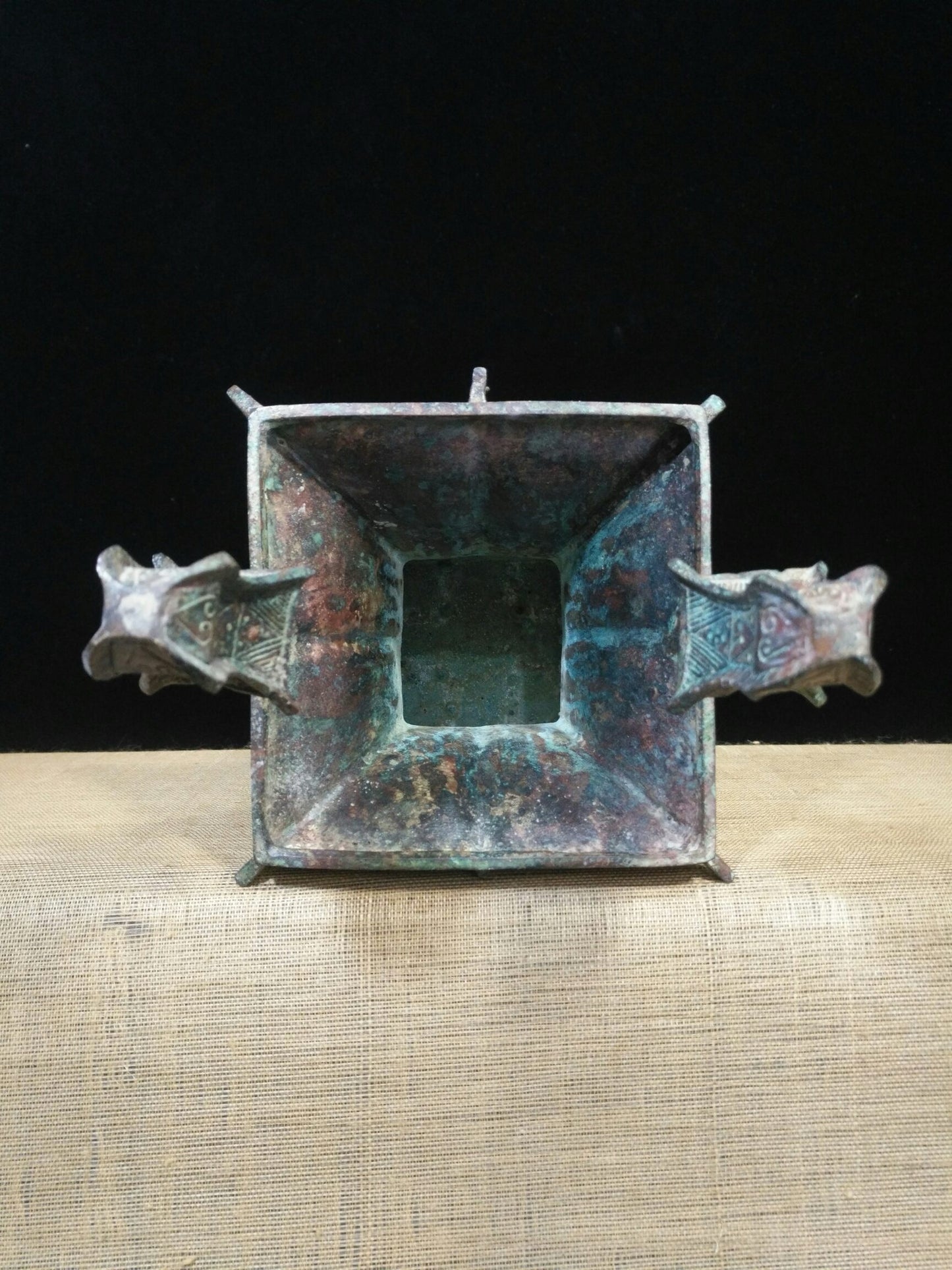 Chinese antique bronze vessels