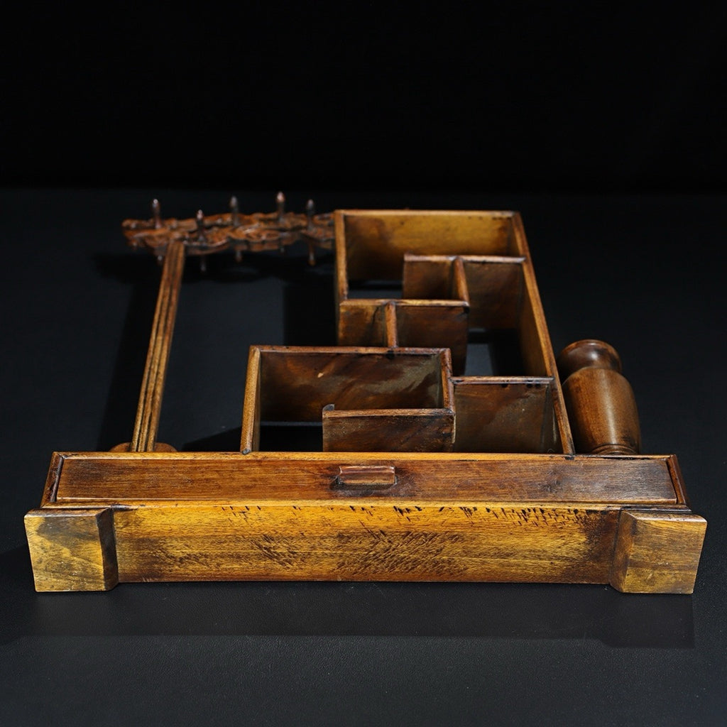 Hua Li Mu carved Bo Gu holder pen holder