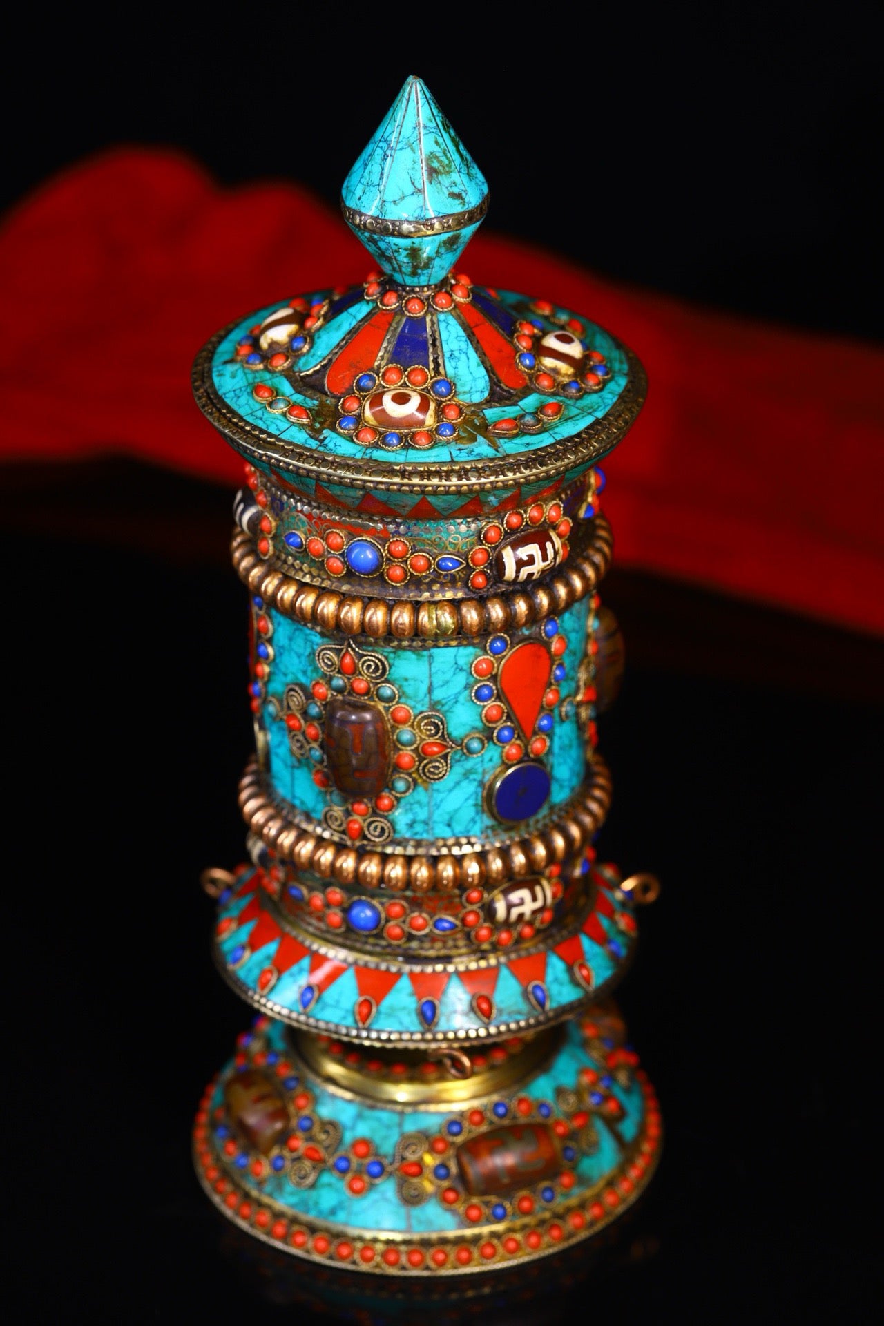 Copper body pure handmade tapping, chiseling, inlaid with gemstones, spinning wheel