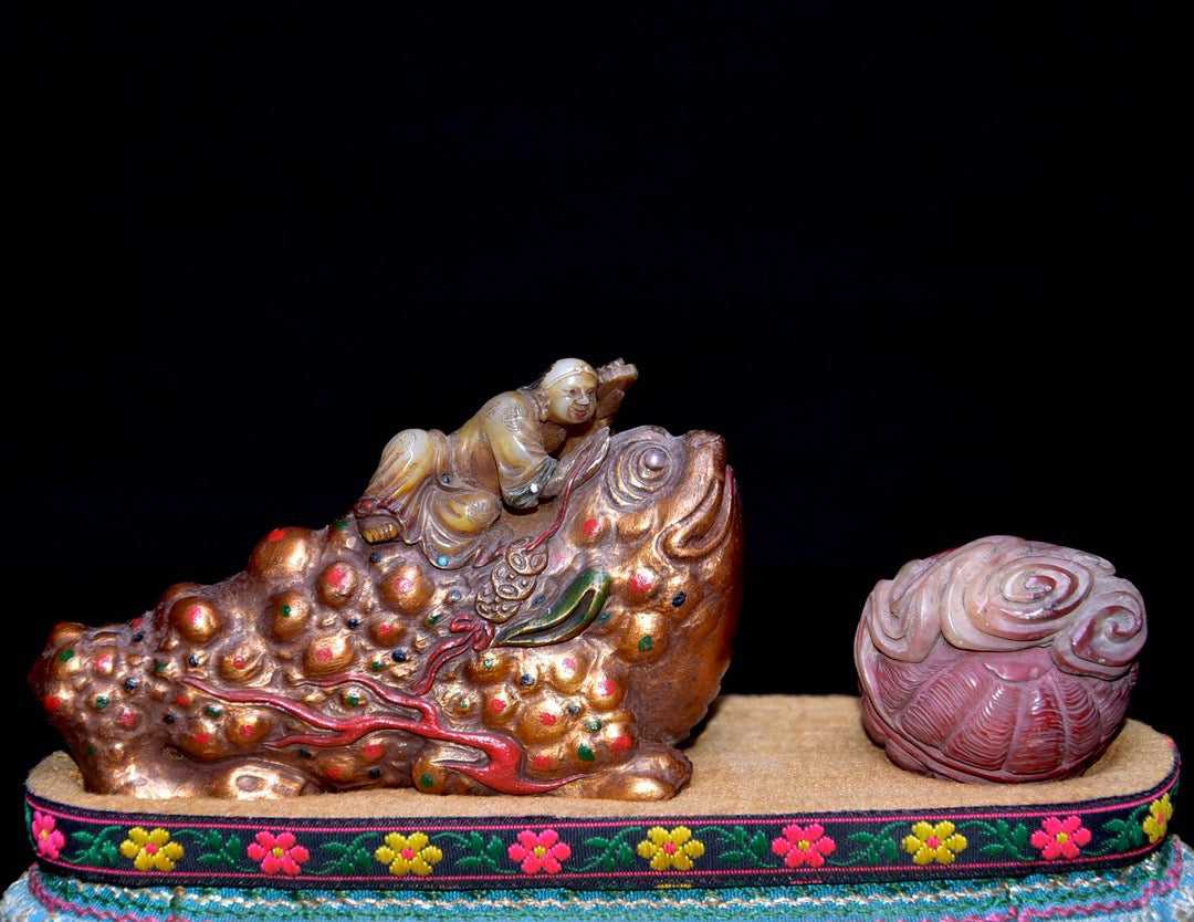 Shoushan Stone "Liu Hai Xi Jin Chan" Ornament