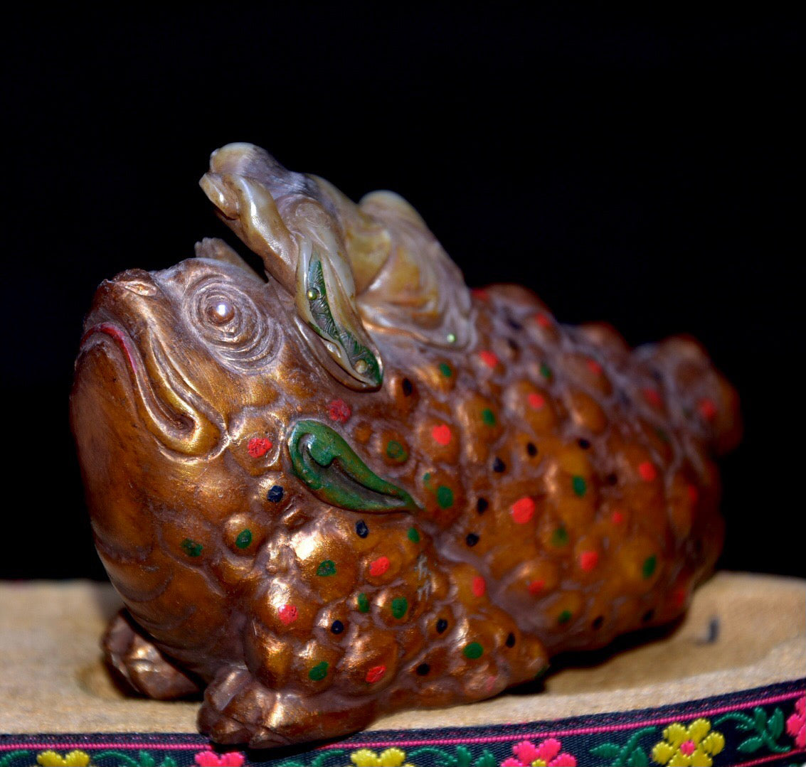 Shoushan Stone "Liu Hai Xi Jin Chan" Ornament