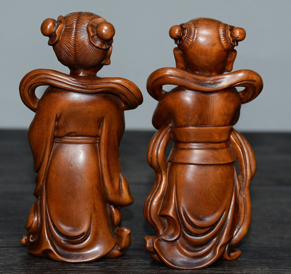 Small leaf boxwood boy and girl ornaments