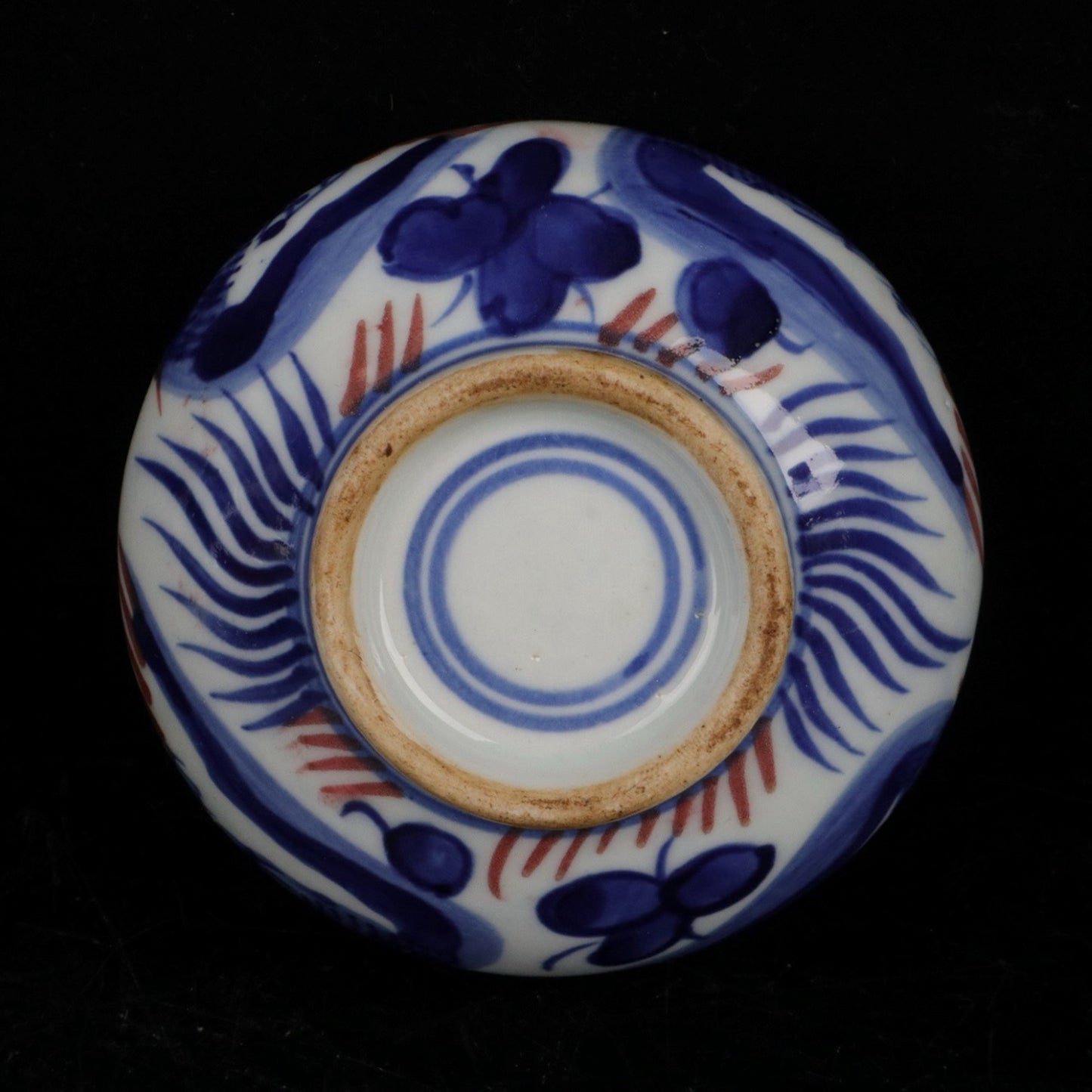 Blue and white glazed patterned flat top jar
