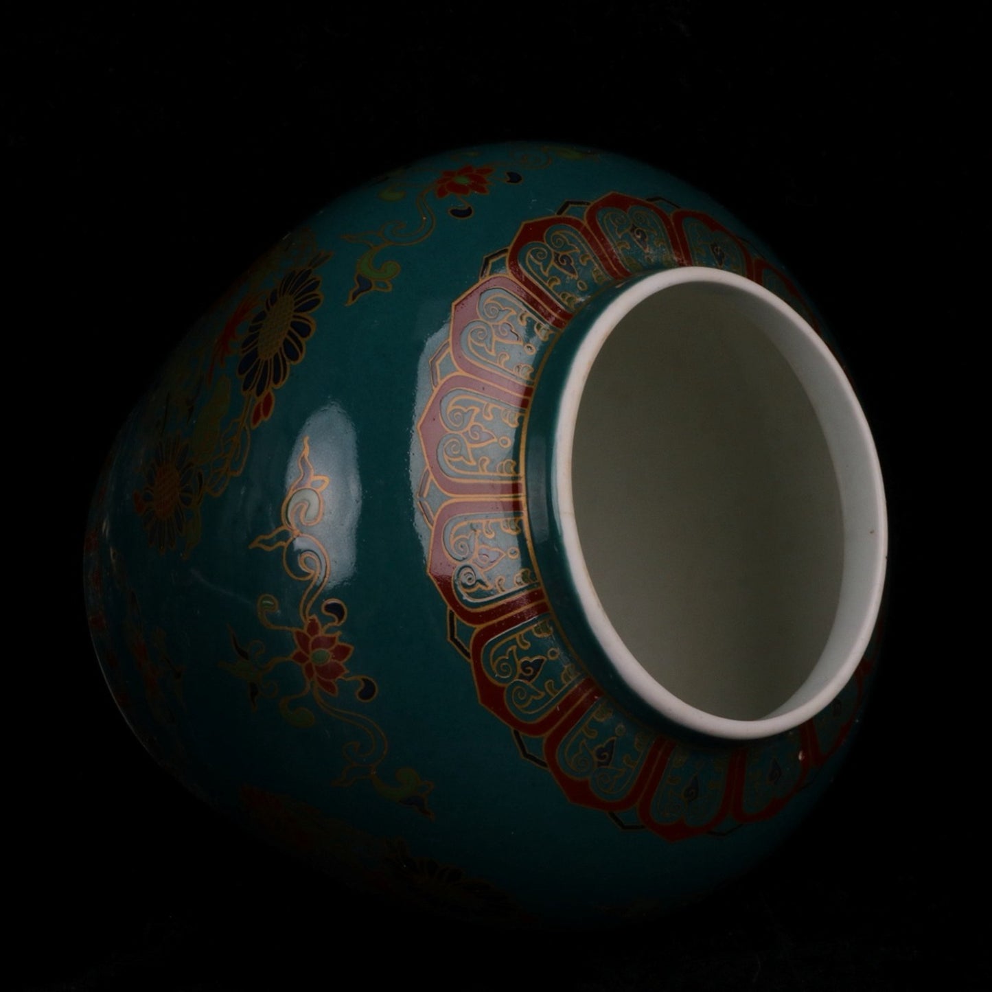 Lake Blue Glazed Pink Flower Pattern Skybone Jar