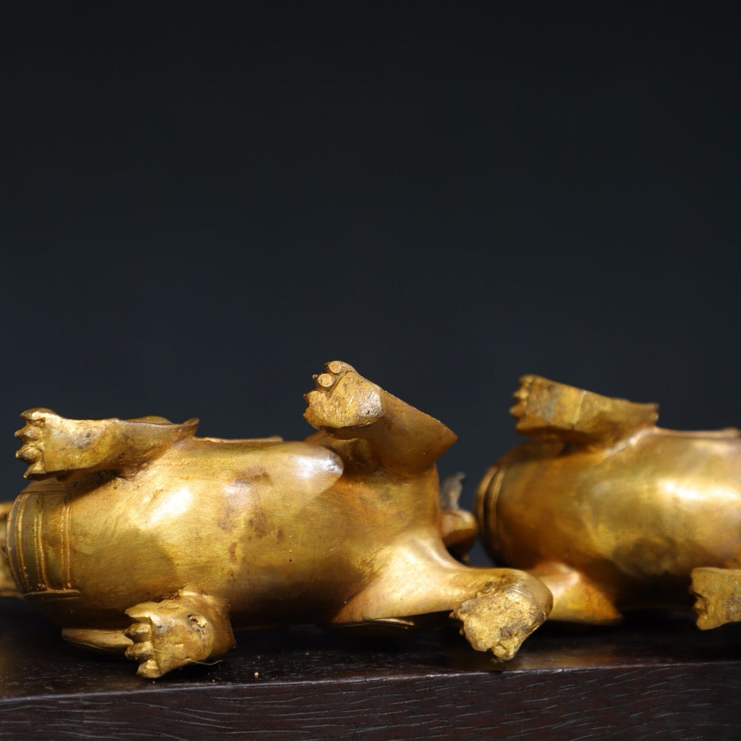 A pair of Chinese antique pure copper qilin ornaments