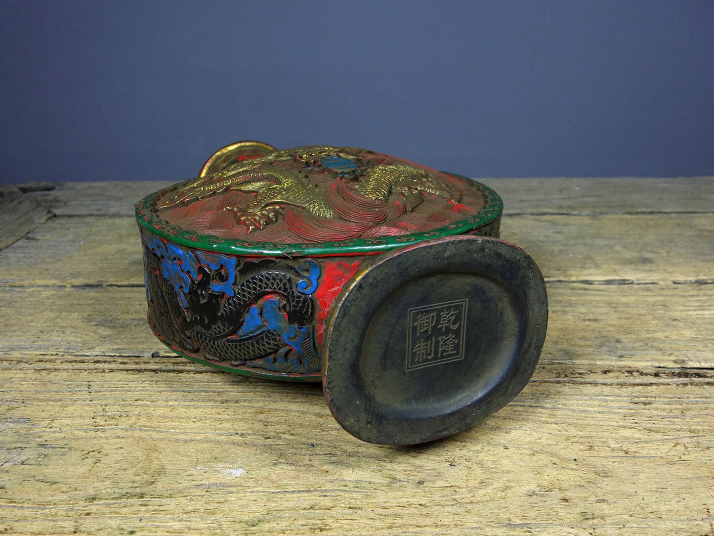 Chinese antique lacquerware painted with gold and paired with bottles