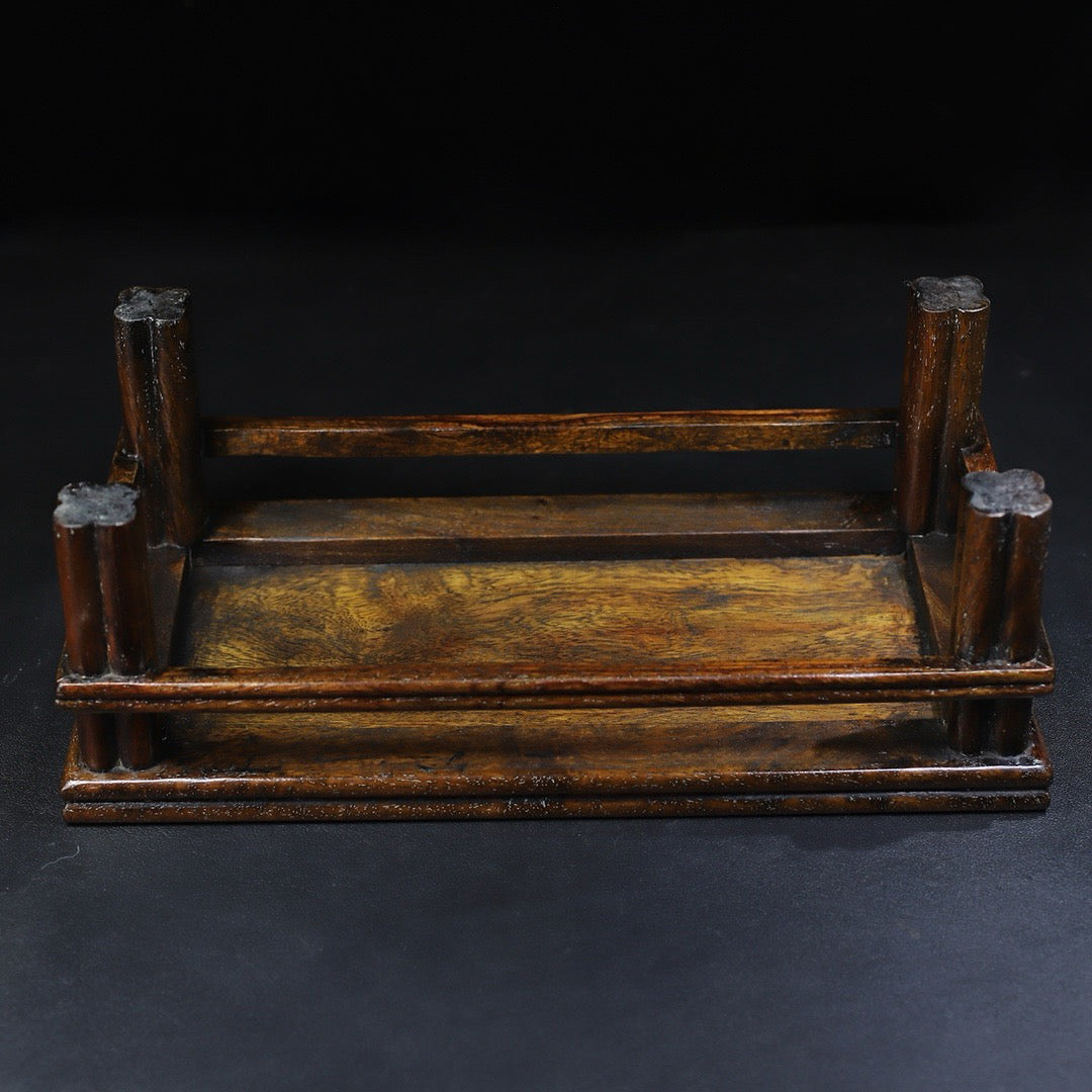 Pear wood inlaid shell plum blossom leg small table