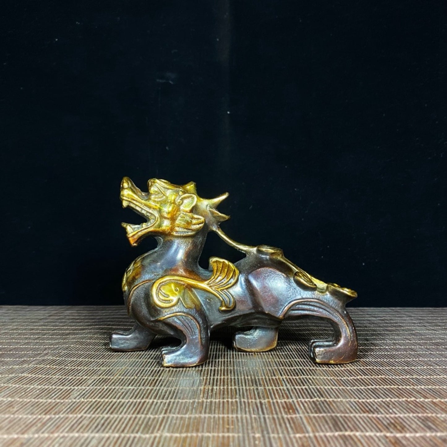 A pair of pure copper gilded Ruyi Pixiu
