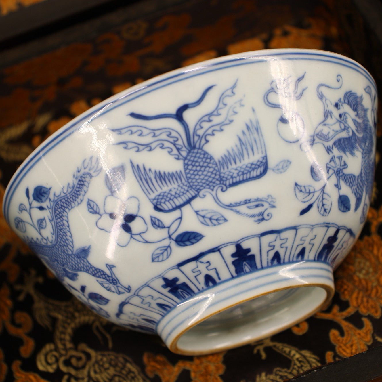 A pair of pure handmade blue and white dragon and phoenix porcelain bowls for collecting Chinese antiques