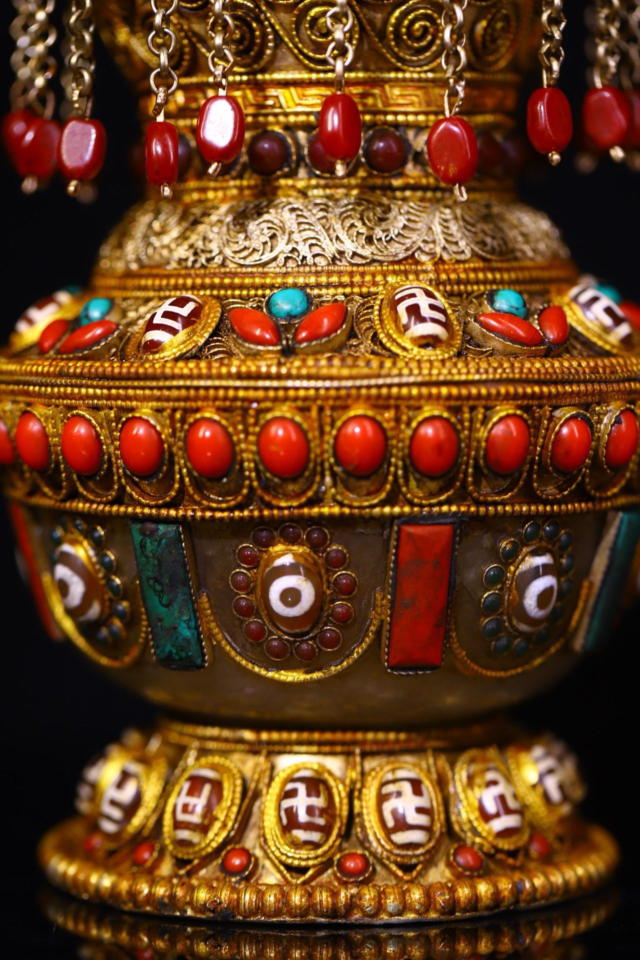 Natural crystal handmade inlaid gemstones, heavenly jewelry jar