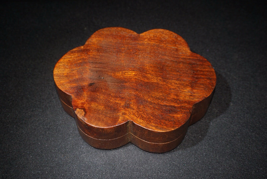 Hua Li Mu finely carved finger box