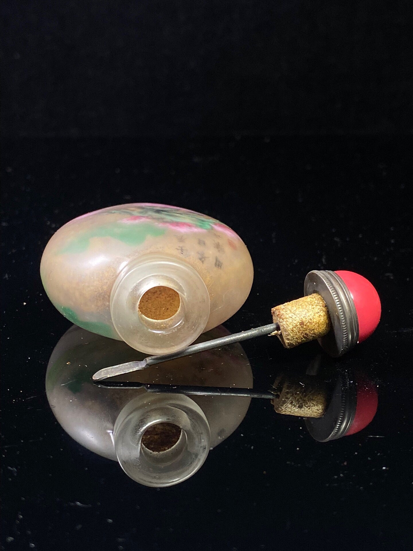 Chinese antique glass inner painted snuff bottle