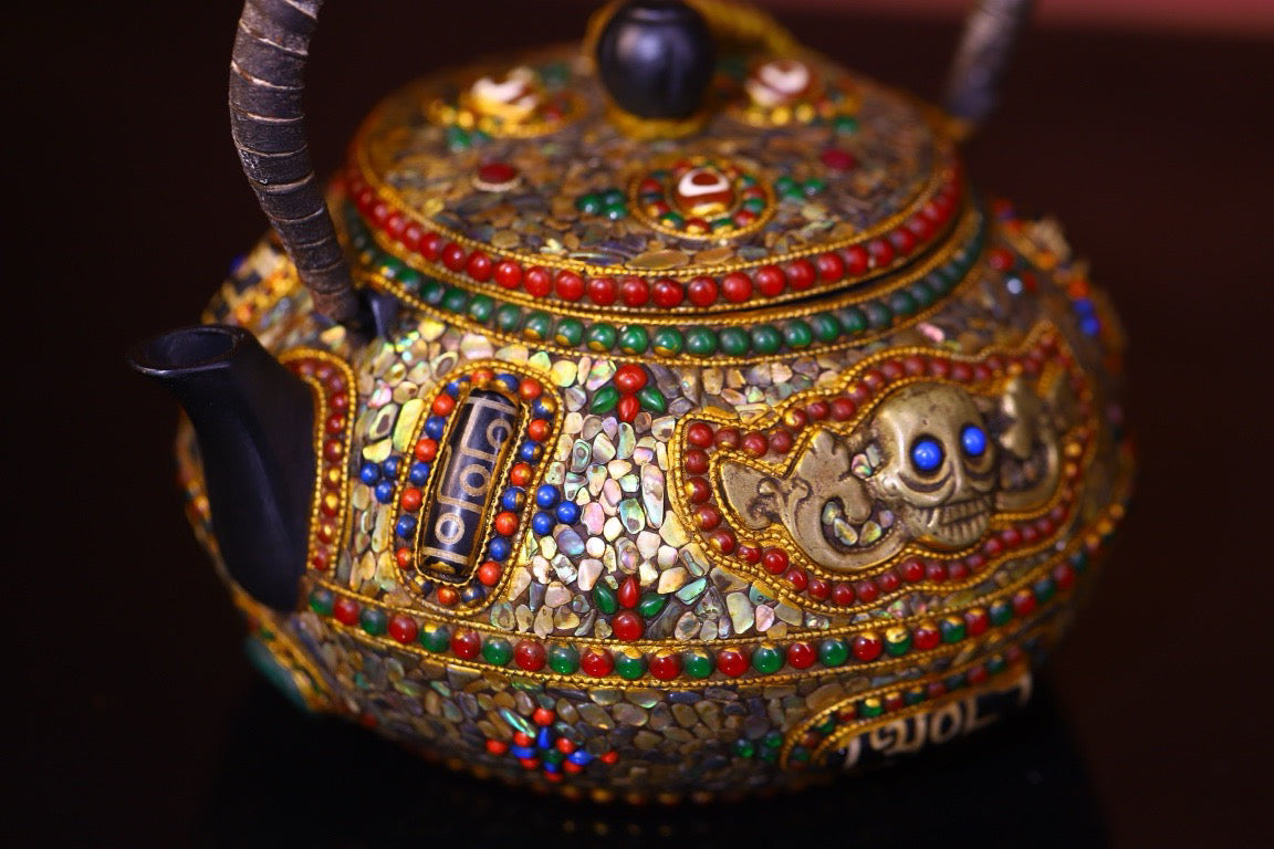 Tiantie Pure Handmade Knocking, Carving, and Handmade Thread Embedding Gemstone Butter Pot
