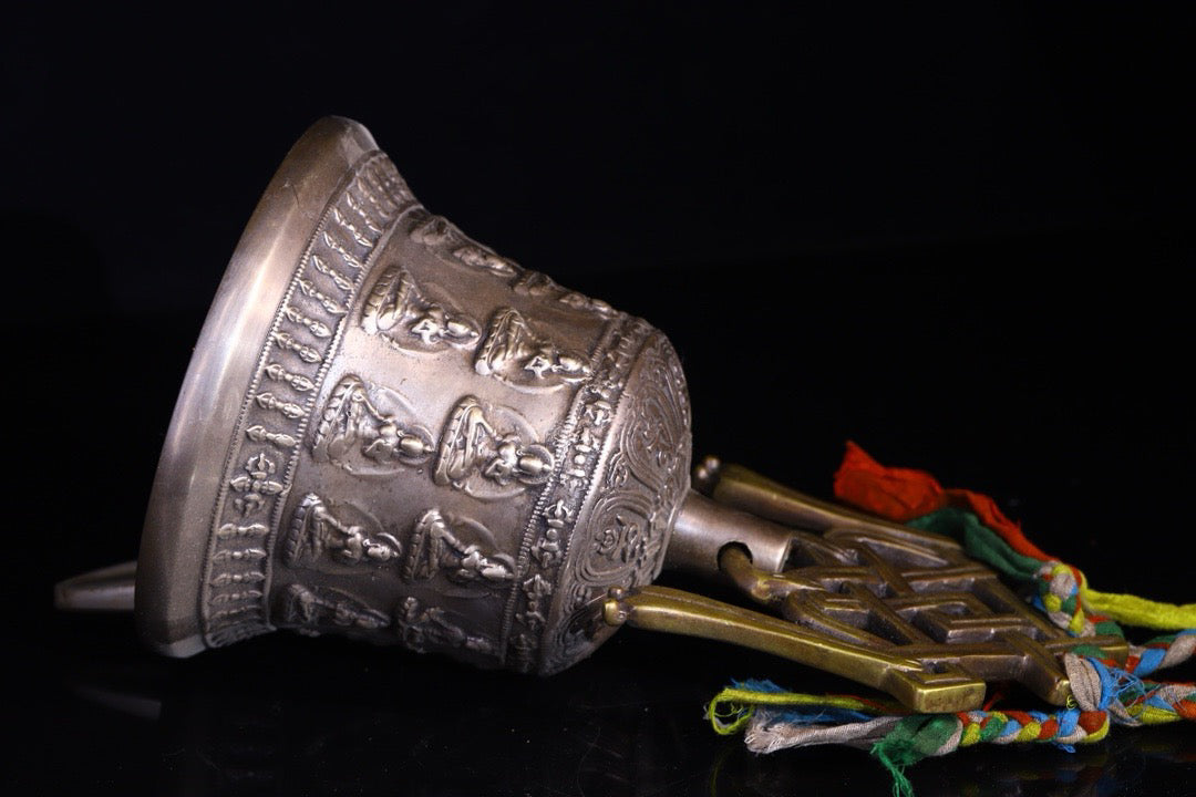 Copper tire pure handmade tapping, carving, and ringing