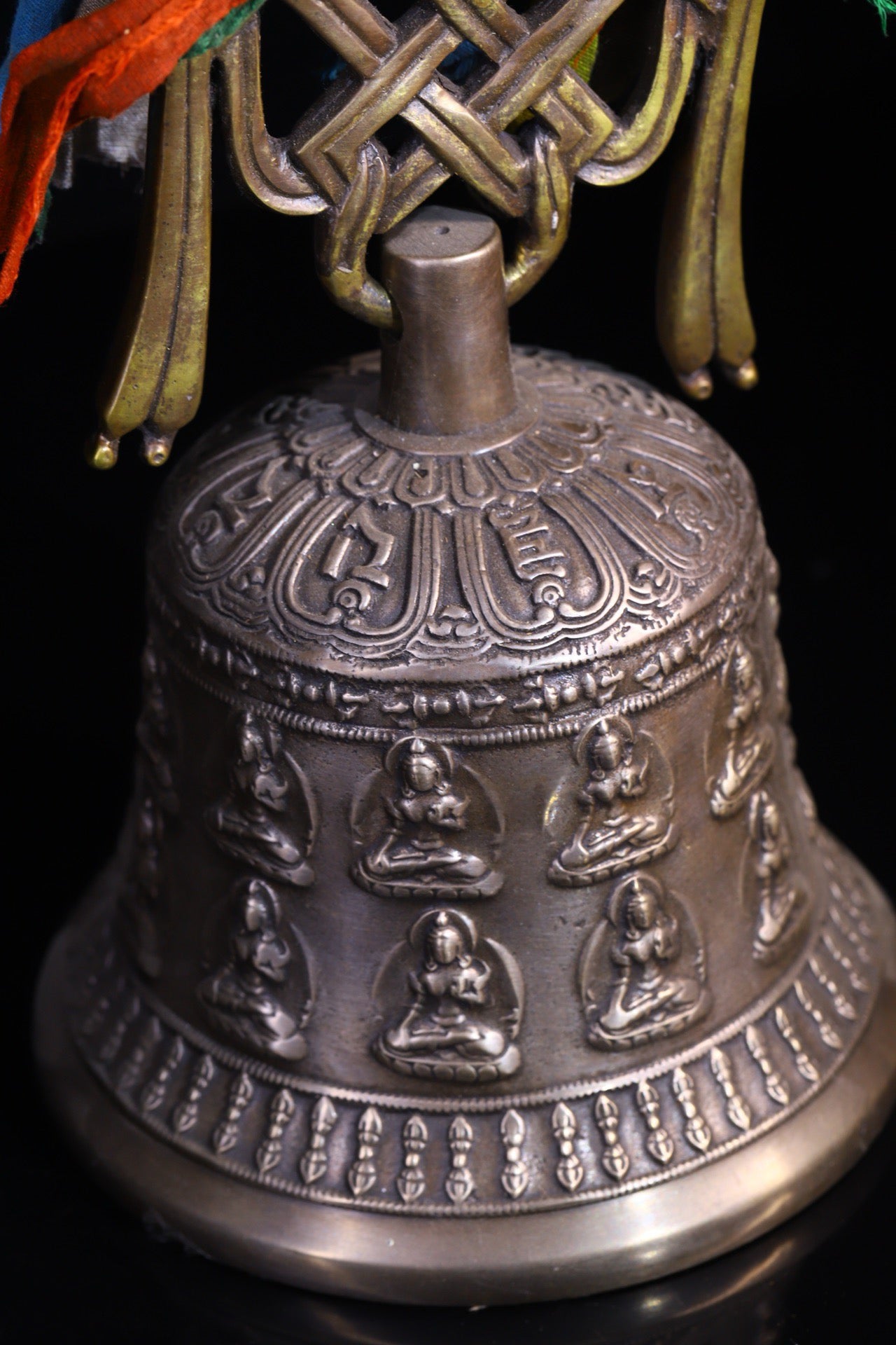 Copper tire pure handmade tapping, carving, and ringing