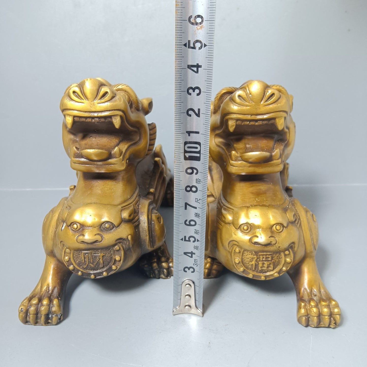 A pair of Chinese antique pure copper Pixiu ornaments