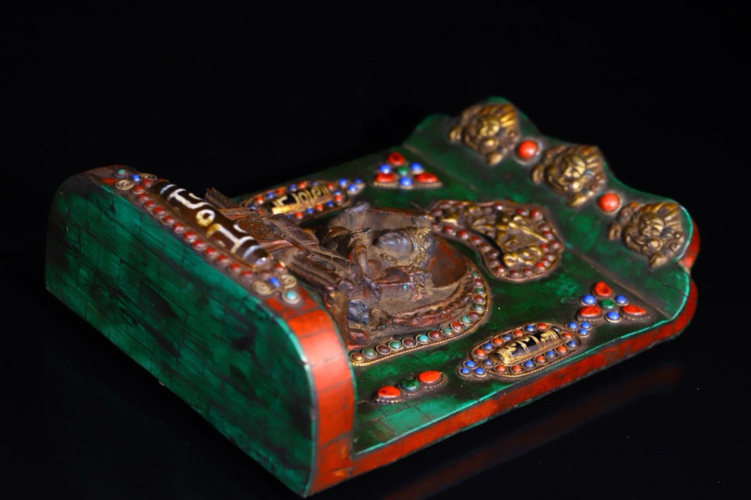Handmade filigree inlaid gemstones
