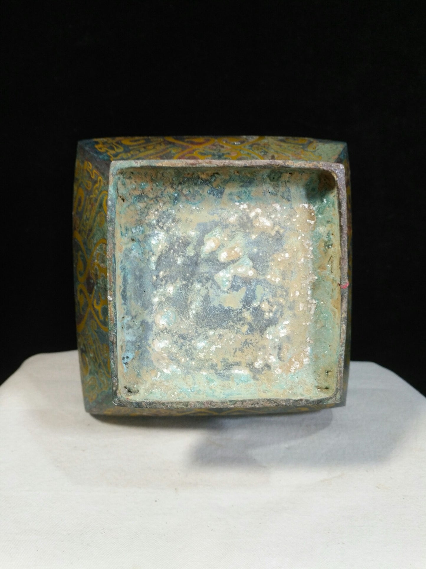 Bronze Inscription Pot