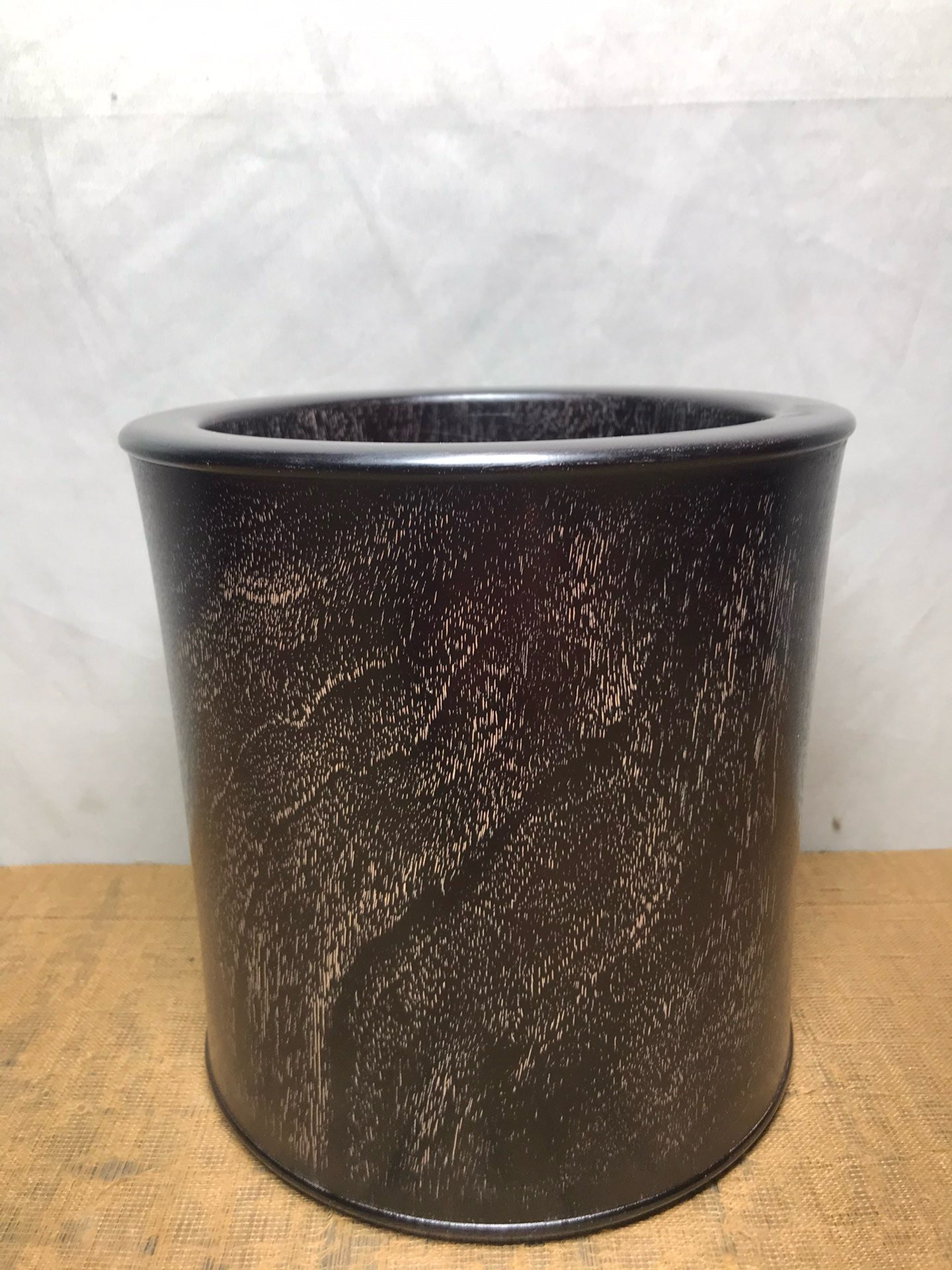 Sandalwood pen holder