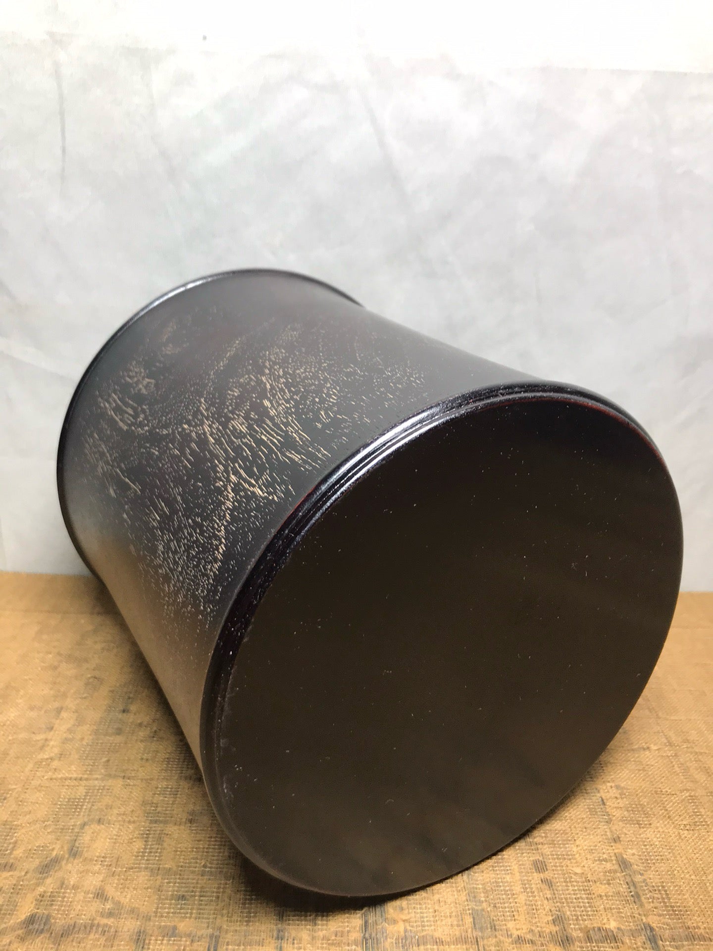 Sandalwood pen holder