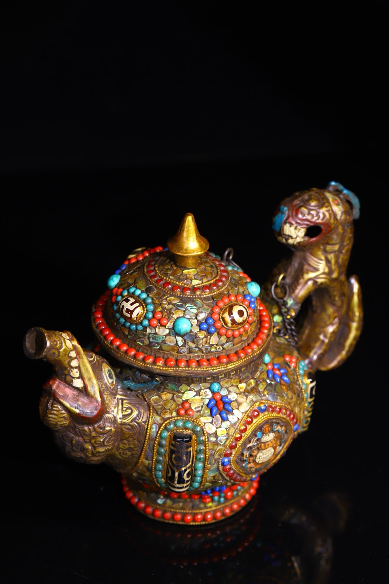 Made of pure copper by hand, inlaid with gemstones, the Heavenly Bead Butter Pot