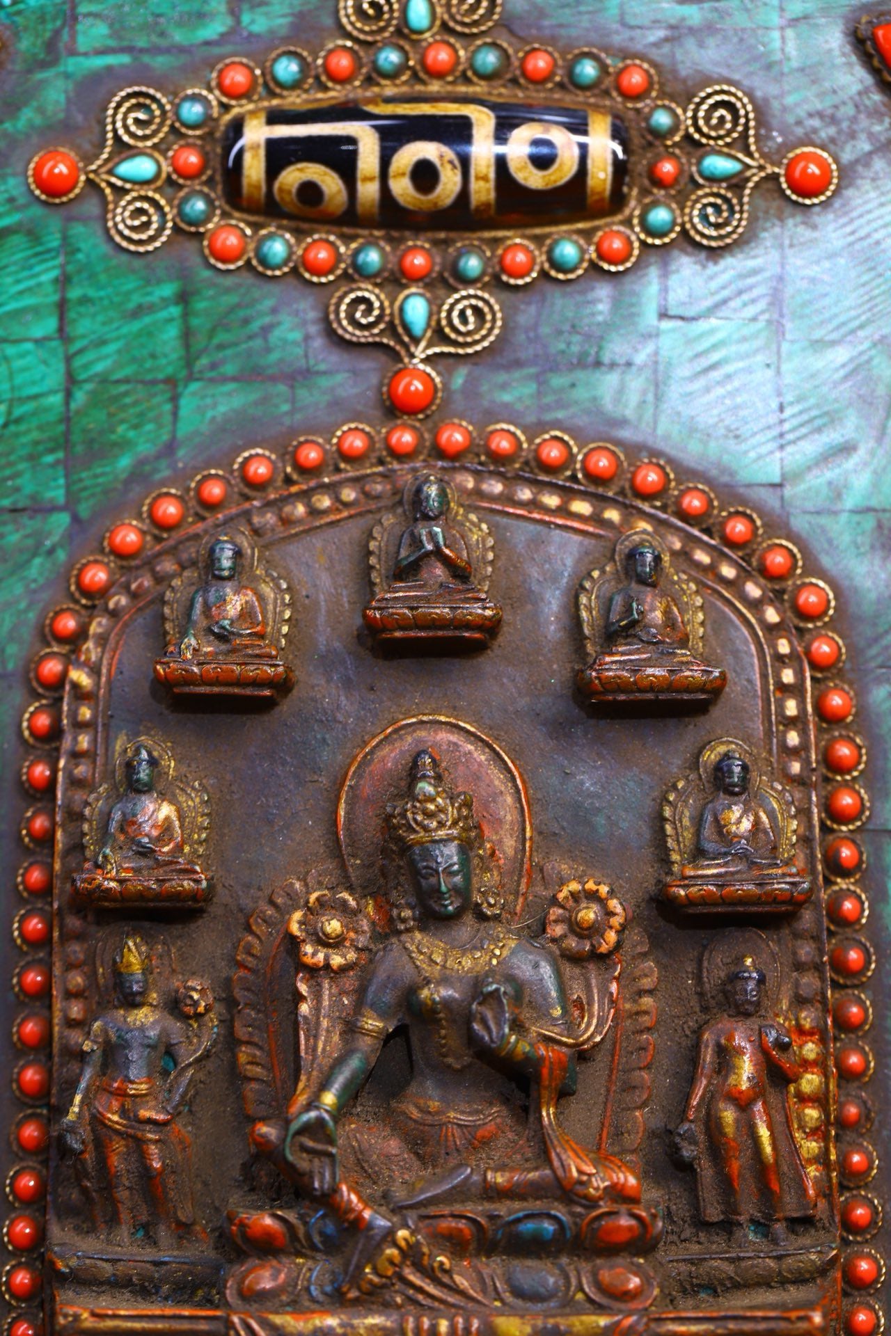 Handmade filigree inlaid gemstones, heavenly pearl Buddha niches